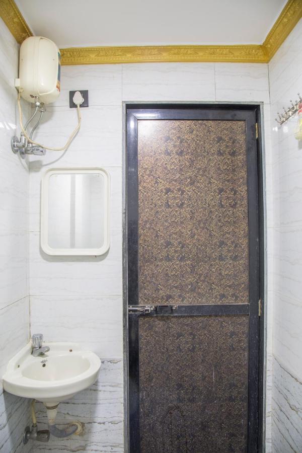 Relax Guest House Mumbai Exteriör bild