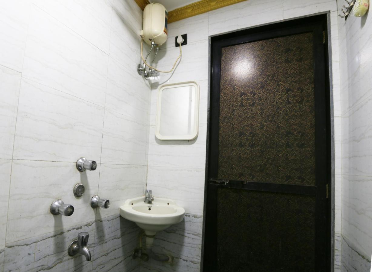 Relax Guest House Mumbai Exteriör bild