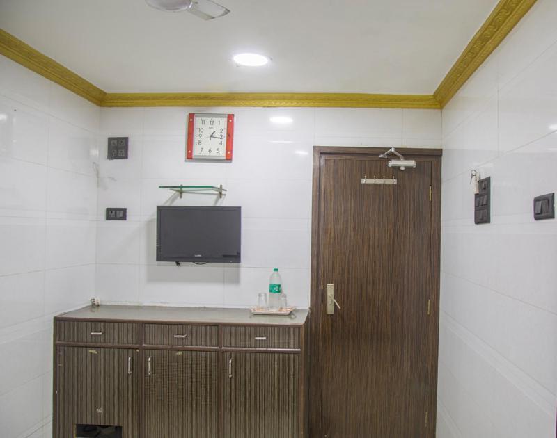 Relax Guest House Mumbai Exteriör bild
